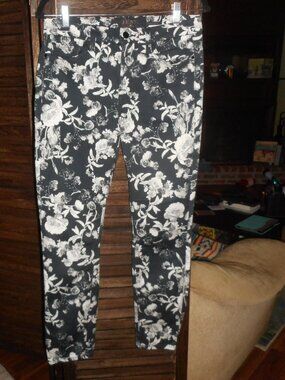 NWOT Black, grey, white floral jeans, size 6